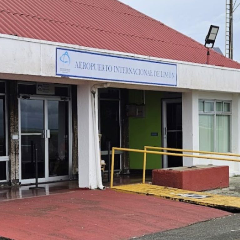 Just 1.86 miles from Limon International Airport, offering swift access for visitors, investors, and future eco-tourism guests.