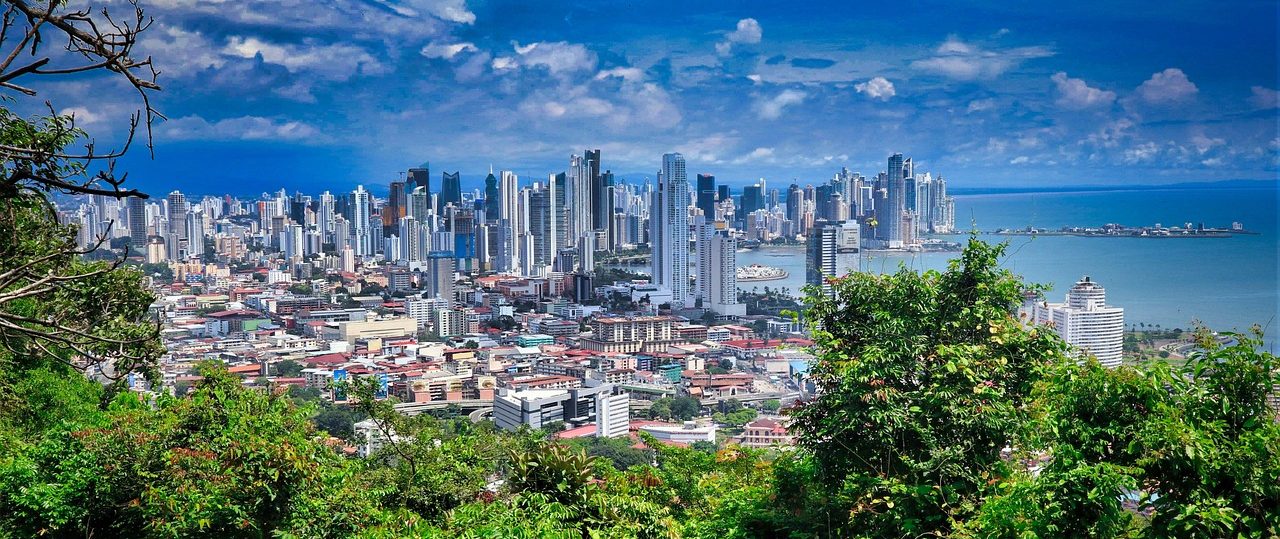 Just 40 miles from the Panama border, with views toward Panama City—one property, access to two markets.